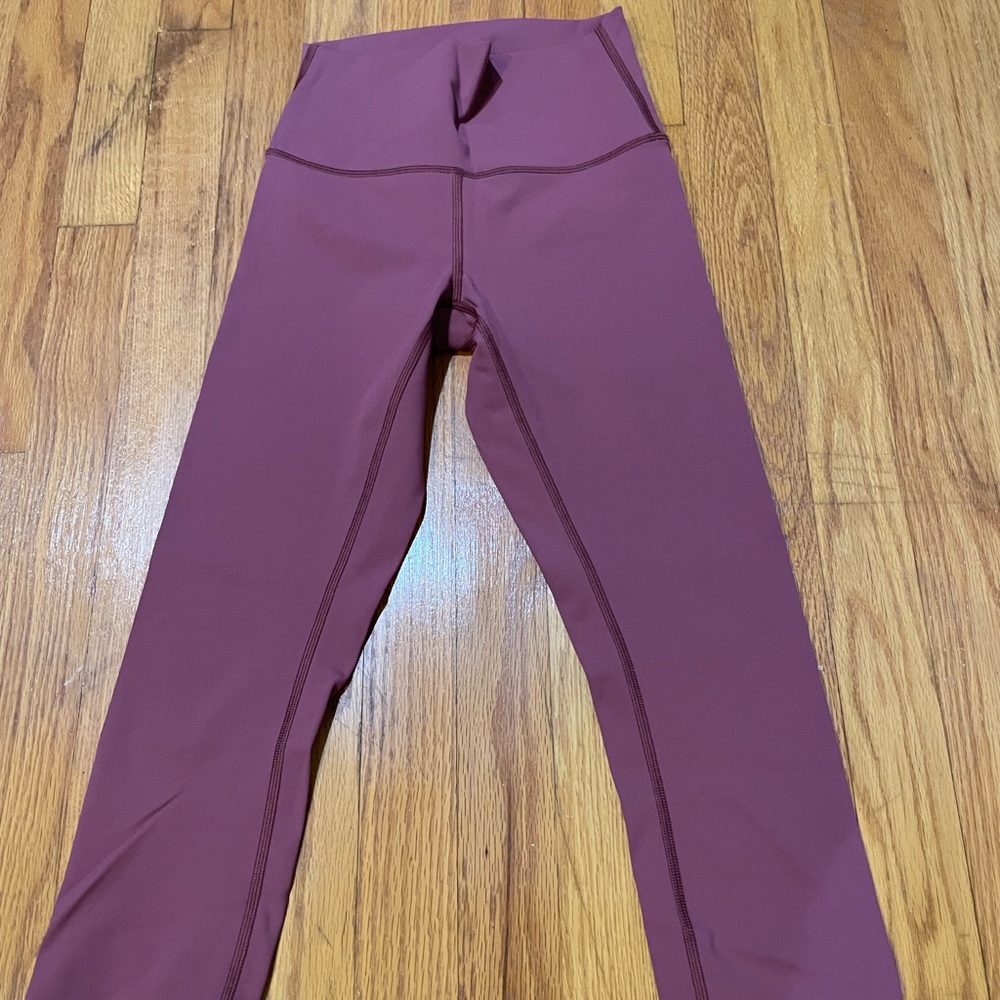 Size 4 wunder under Lululemon legging 21” length